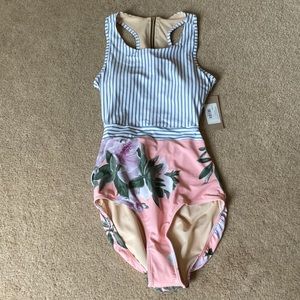Albion Fit Size L Swimsuit